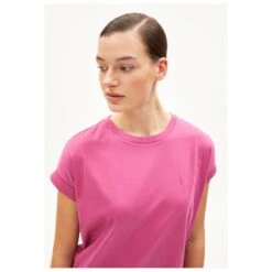 ARMEDANGELS - Women's Idaa Logo - T-shirt 12 ARMEDANGELS - Women's Idaa Logo - T-shirt -Armedangels Fashion Shop armedangels womens idaa logo t shirt detail 5